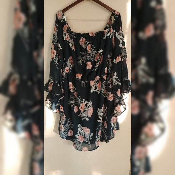 Plus size off Shoulder Dress - Picture 4 of 7